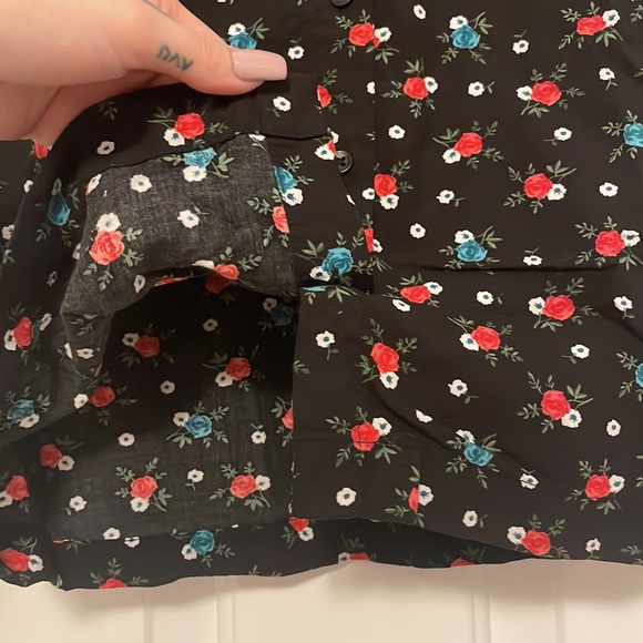 Vans Collared Button Up Floral Top 🌹 - Picture 4 of 6
